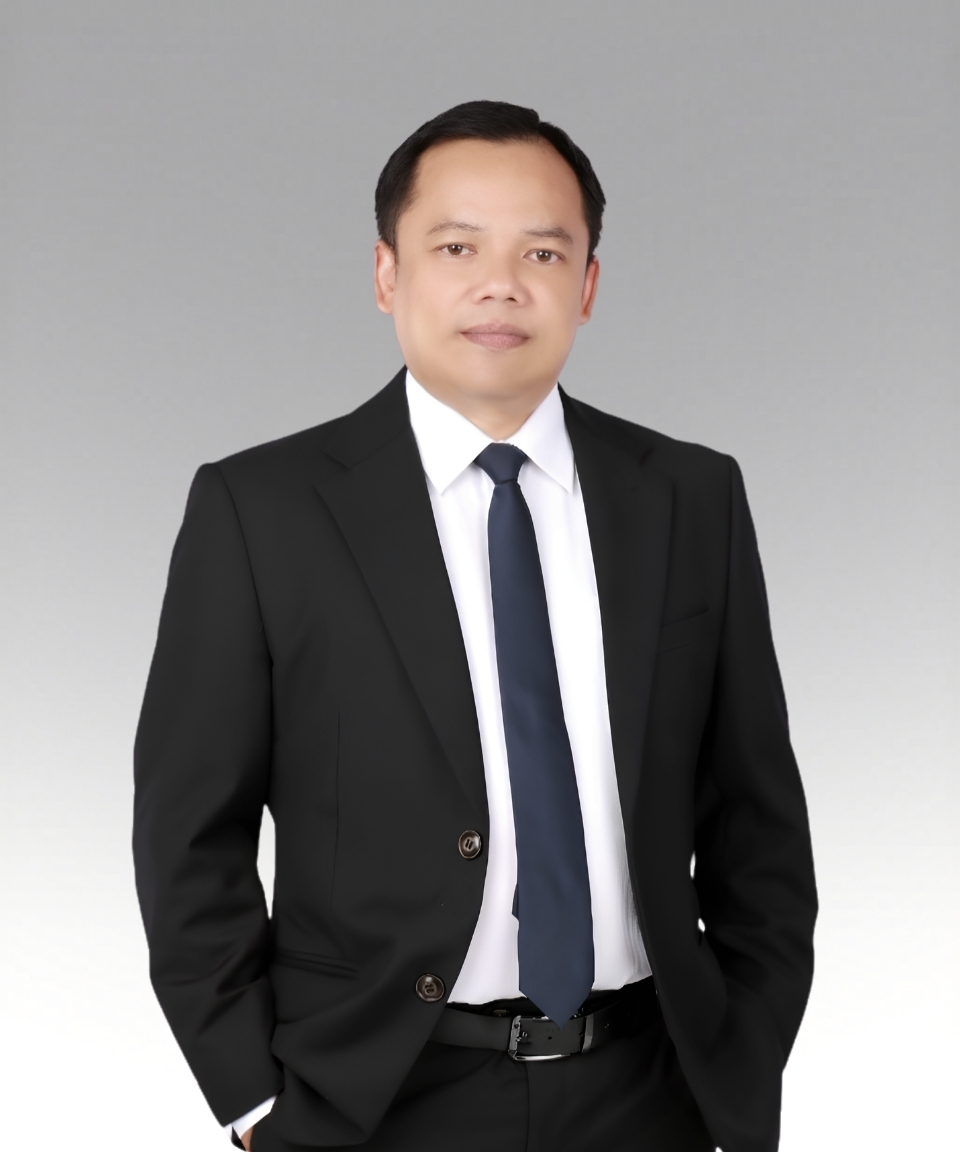MR. PURIWAT KHAJOHNPONGSAN
